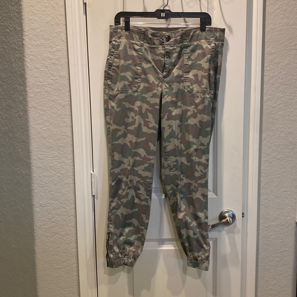 Women’s size 16 Lane Bryant camo pants